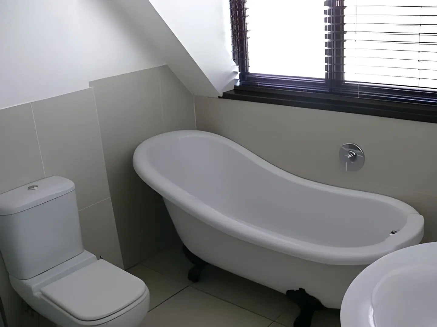 Sandton Lodge Inanda BATHROOM