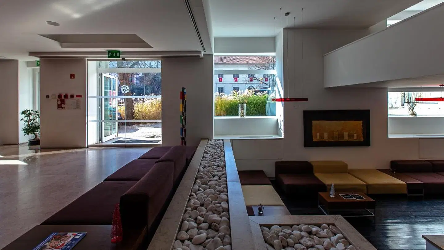 Jeronimos 8 LOUNGE_LOBBY