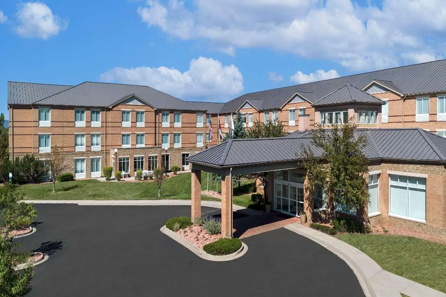Hilton Garden Inn Colorado Springs EXTERIOR