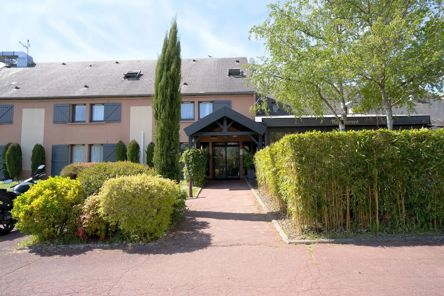 Best Western The Hotel Versailles EXTERIOR