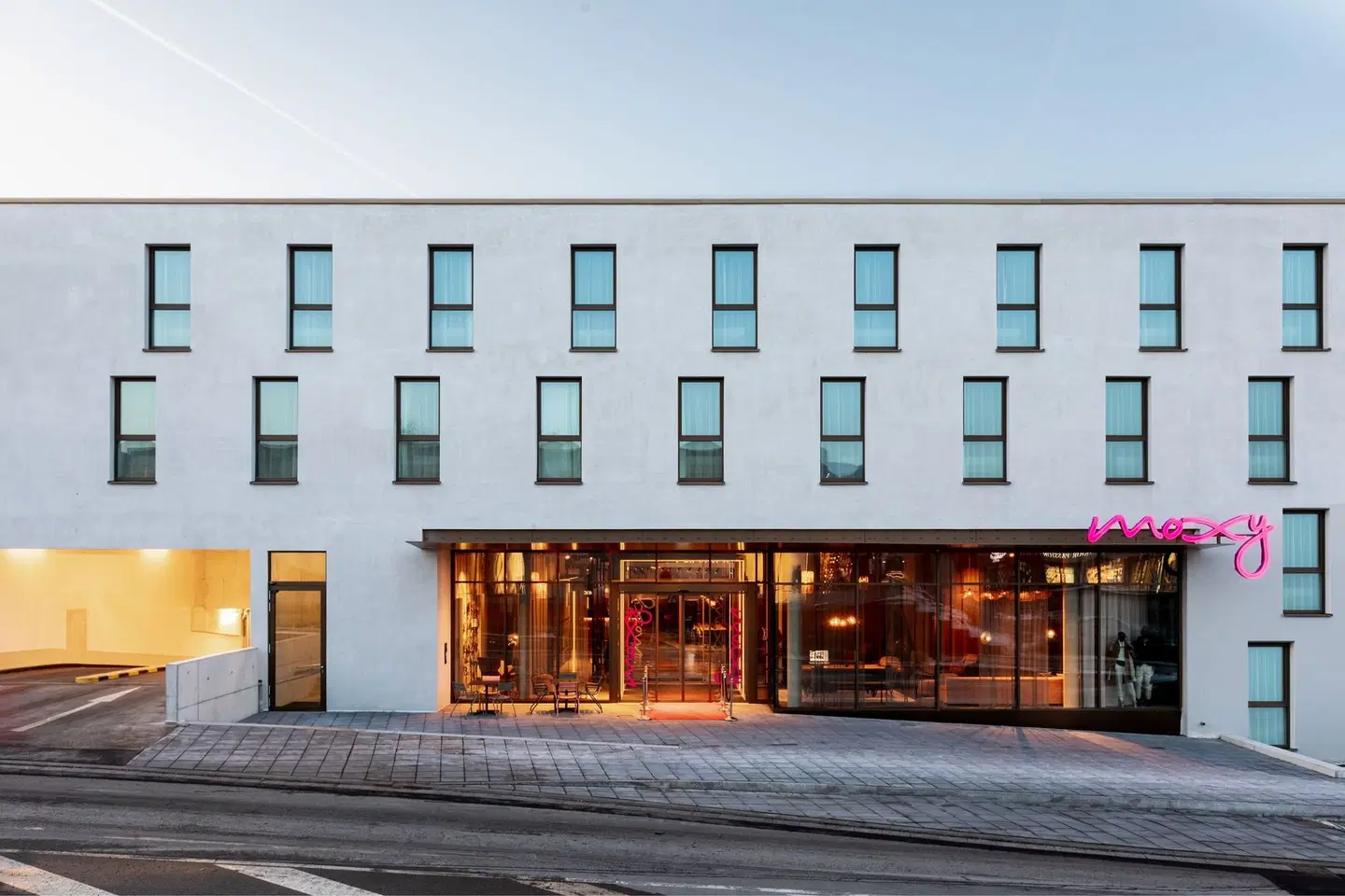Moxy Outletcity Metzingen EXTERIOR