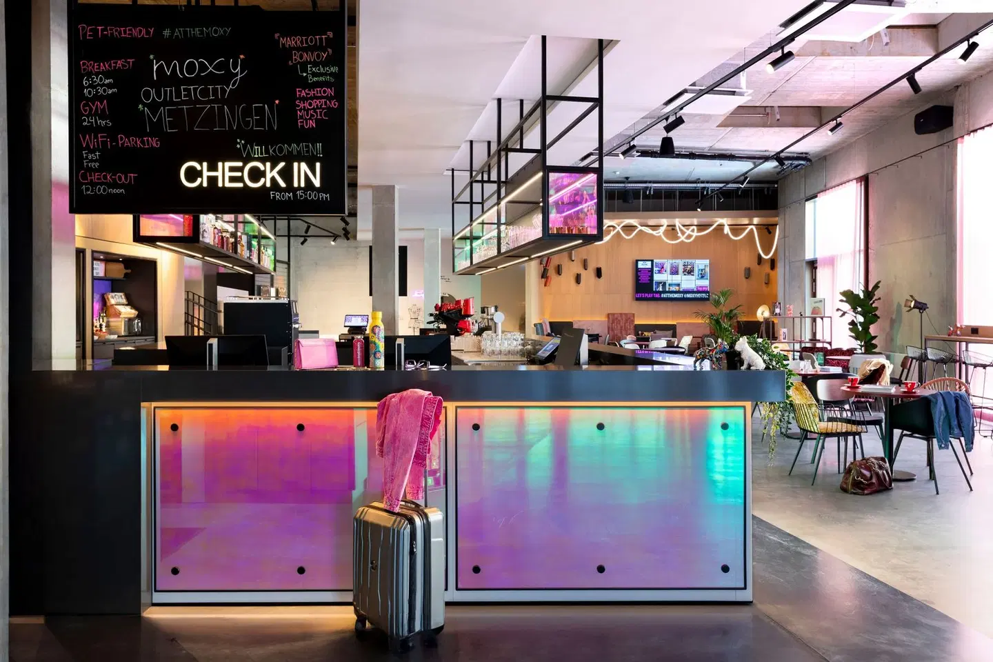 Moxy Outletcity Metzingen Bar