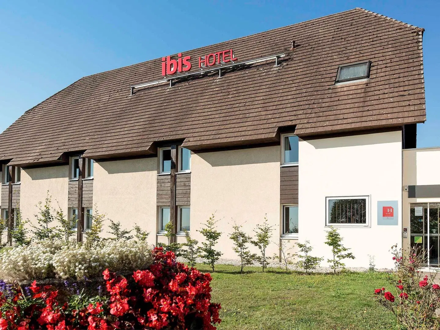 ibis Besançon Marchaux EXTERIOR