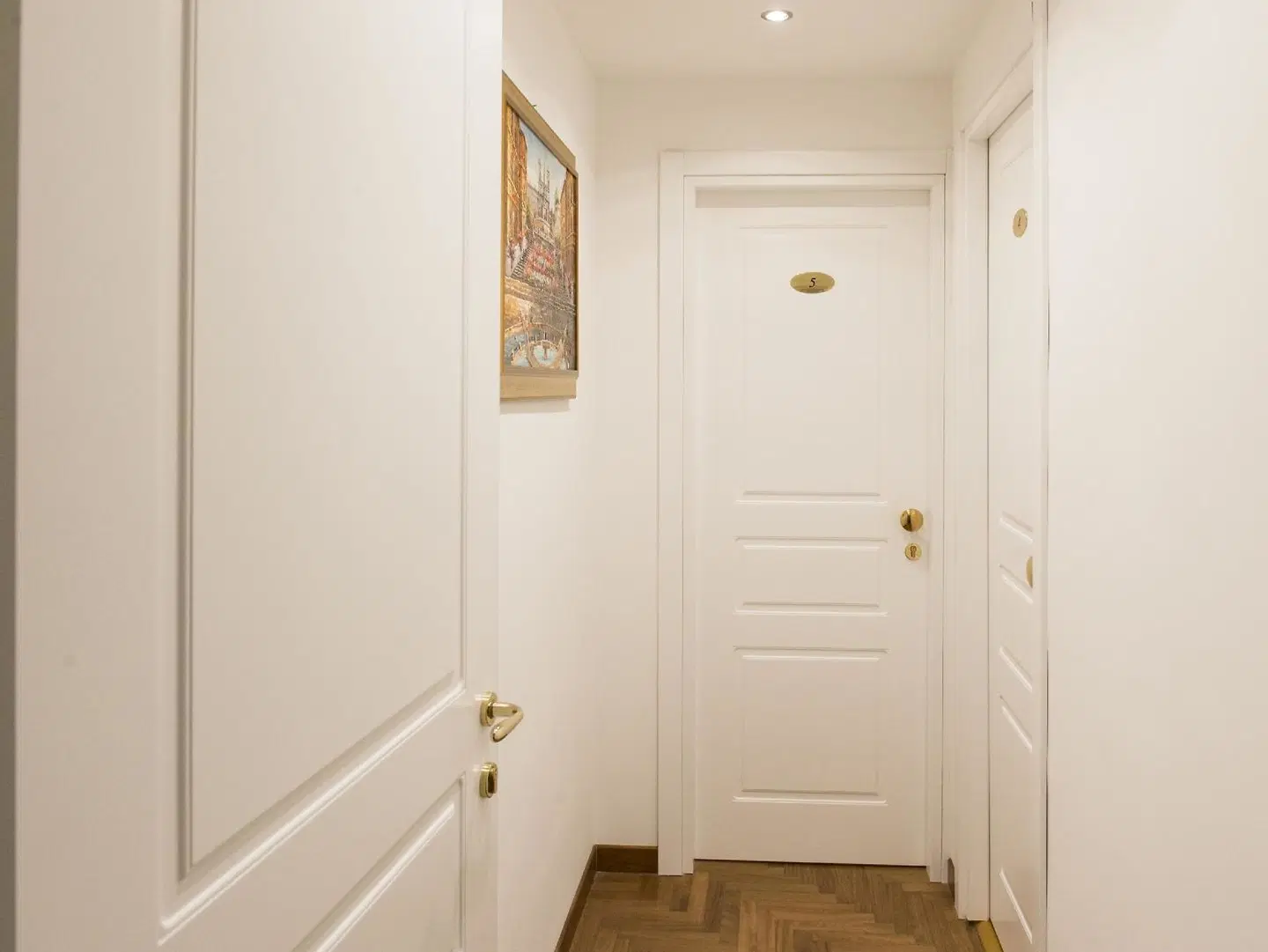 Domus Trevi BATHROOM