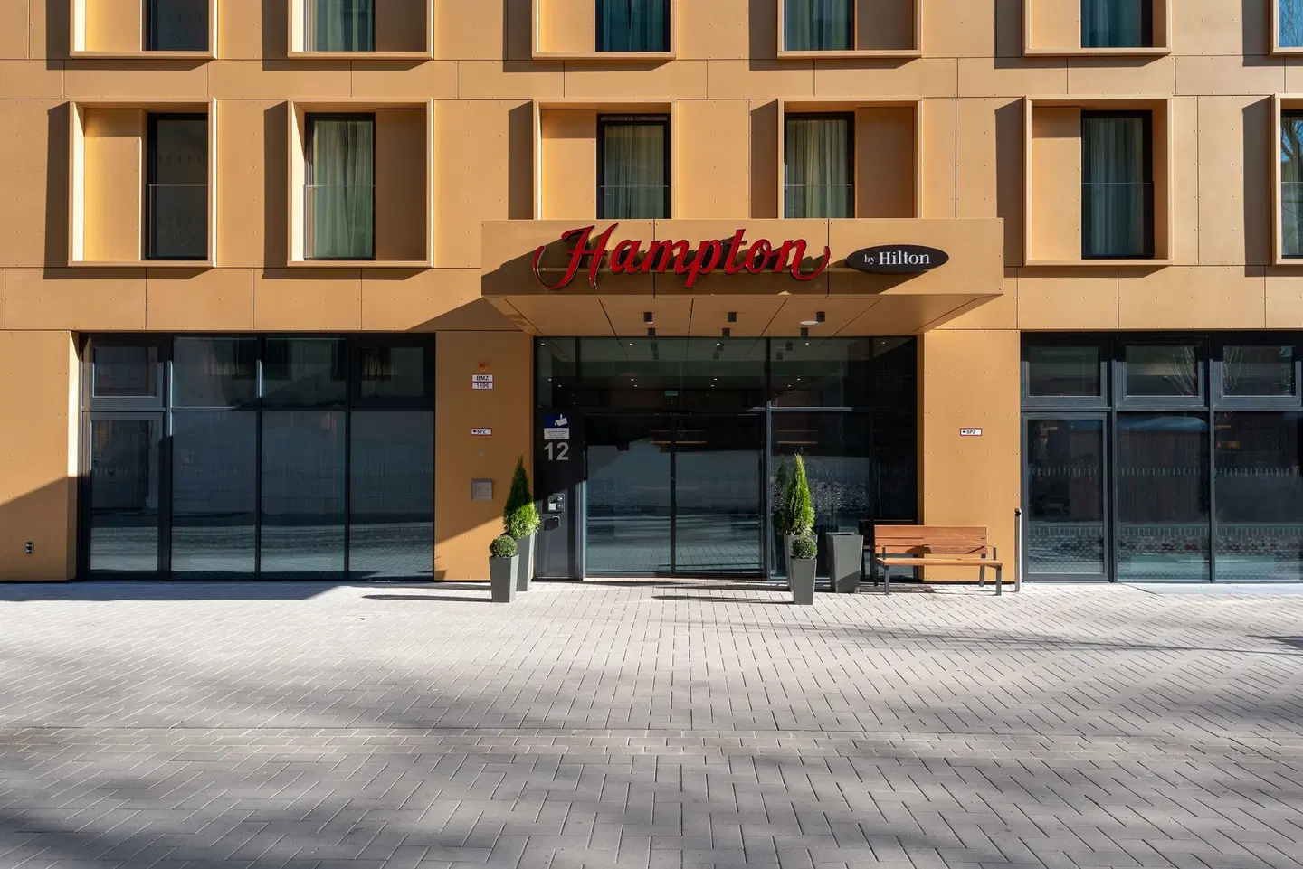 Hampton by Hilton Düsseldorf City Centre EXTERIOR