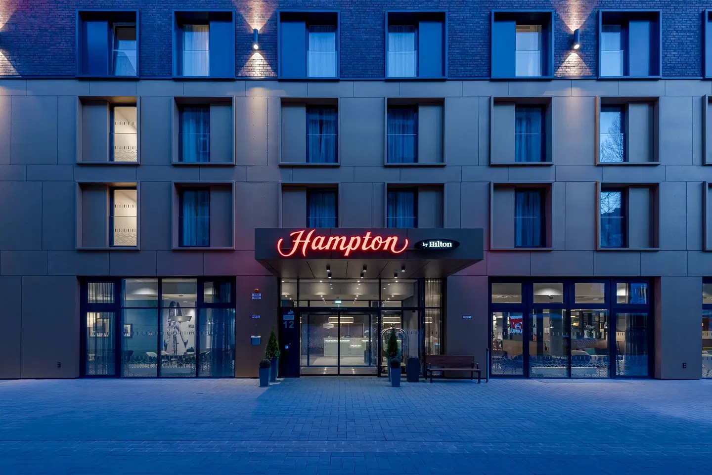 Hampton by Hilton Düsseldorf City Centre EXTERIOR