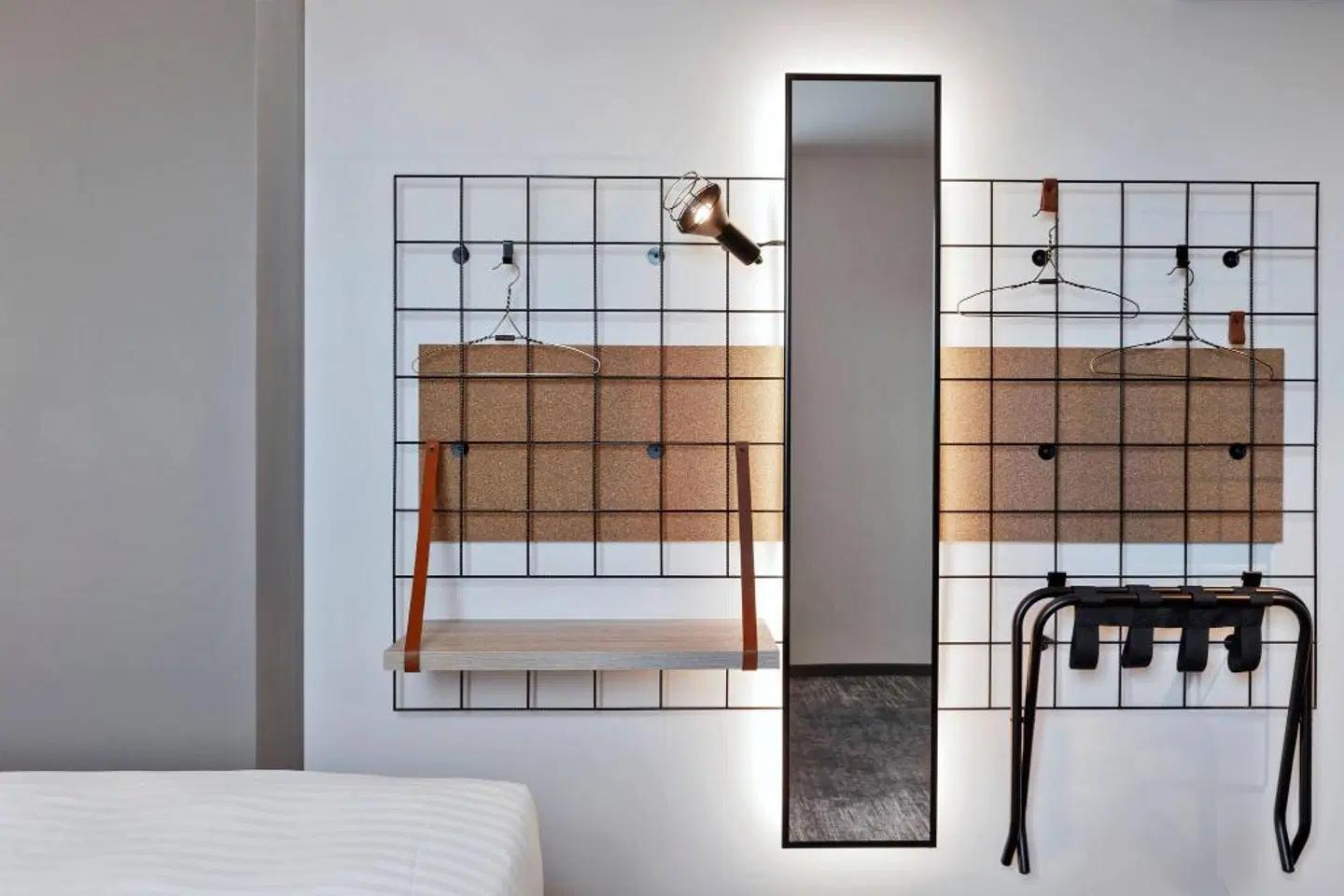 Moxy Hamburg City ROOM_EXAMPLE