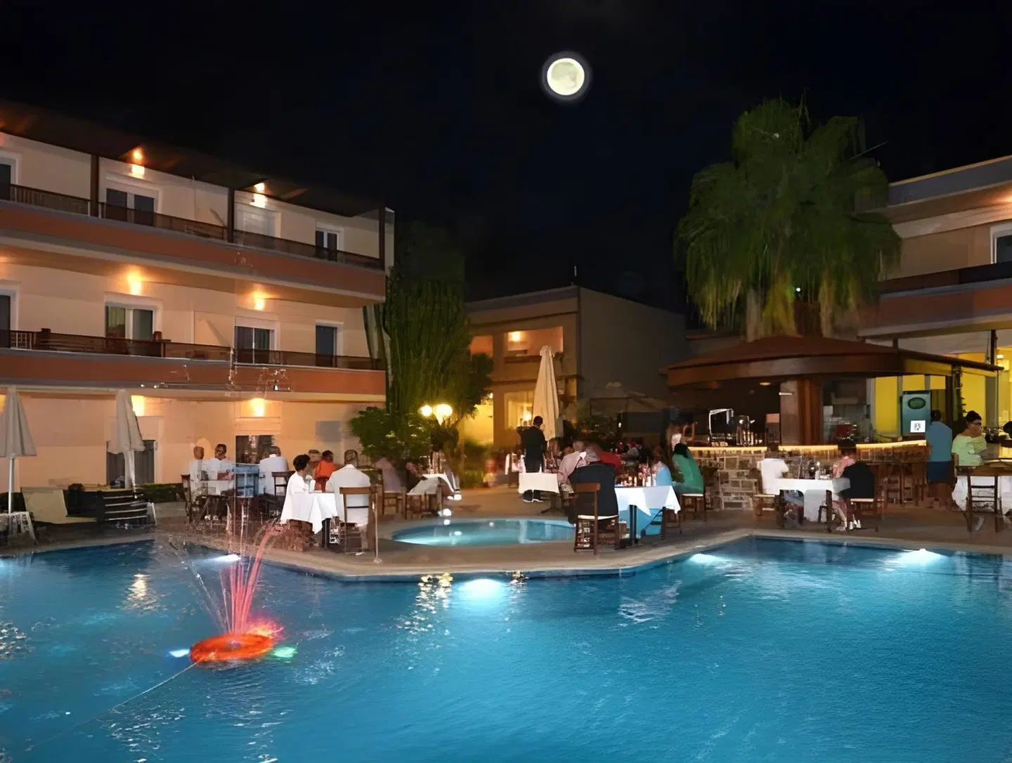 Summer Dream OUTDOOR_POOL