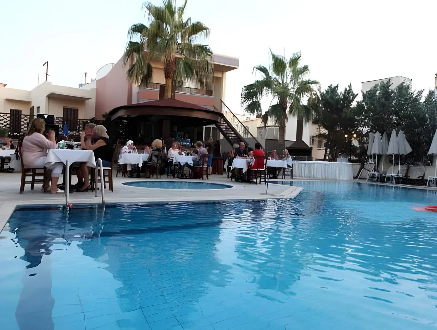 Summer Dream OUTDOOR_POOL