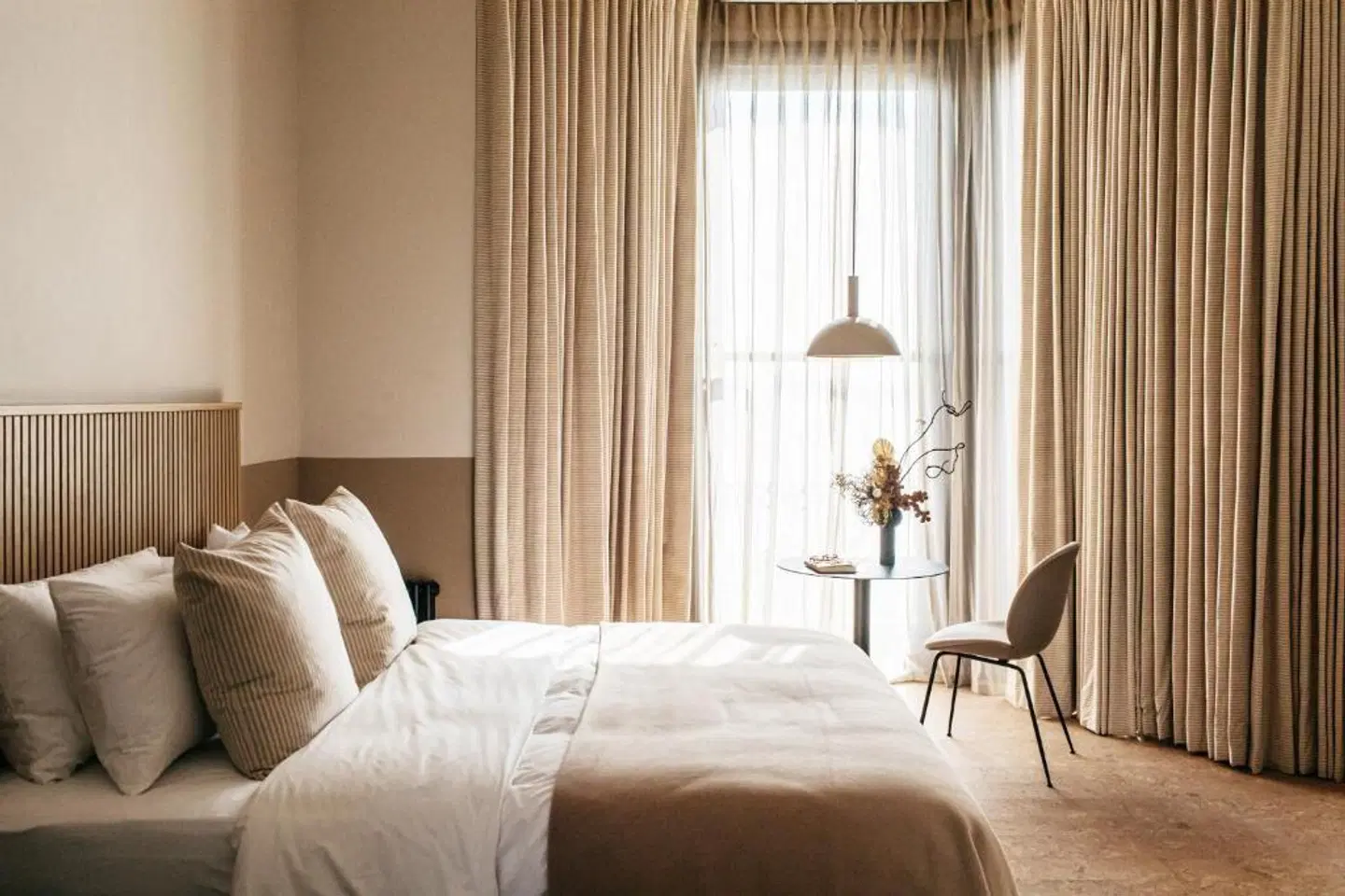 Port Hotel ROOM_EXAMPLE