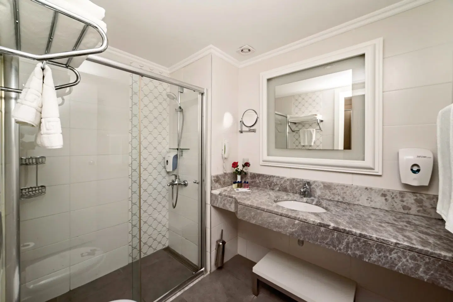 Seamelia Beach Resort & Spa Badezimmer