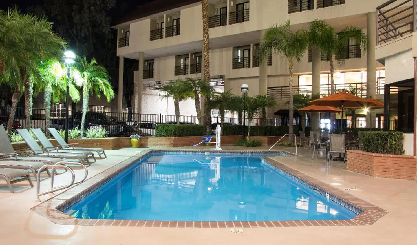 Best Western Plus Irvine Spectrum Hotel OUTDOOR_POOL