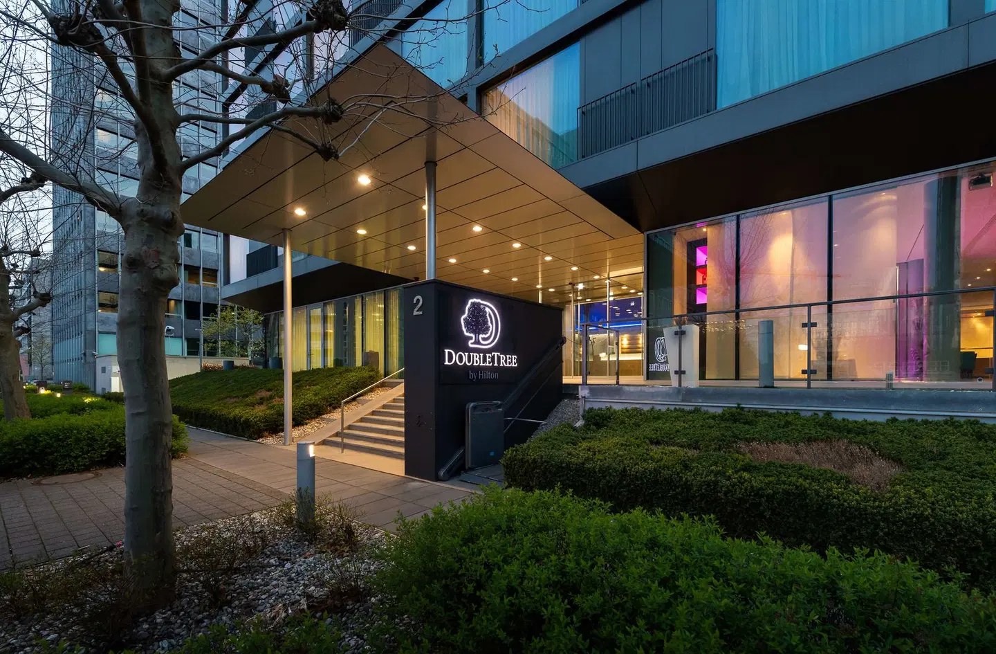 DoubleTree by Hilton Frankfurt Niederrad EXTERIOR