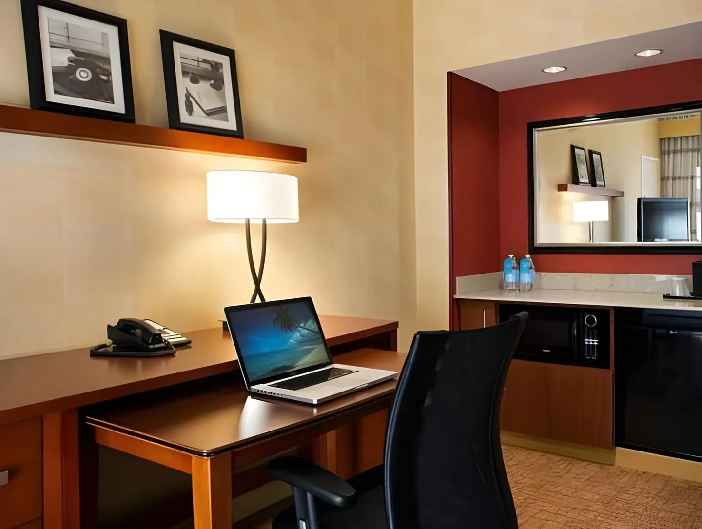 Courtyard by Marriott Phoenix Airport ROOM_EXAMPLE