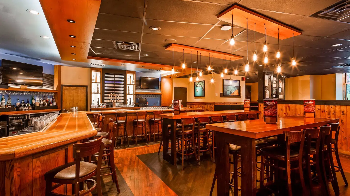 Best Western Plus Casino Royale - On The Strip Bar