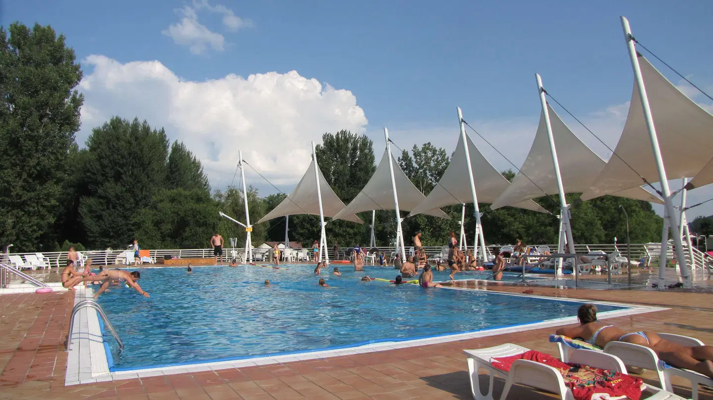 Balatontourist Camping & Bungalows Füred OUTDOOR_POOL