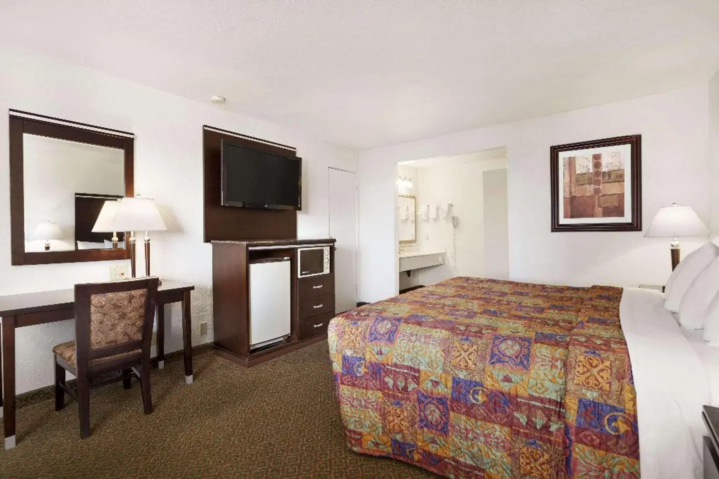 Days Inn by Wyndham Oceanside ROOM_EXAMPLE