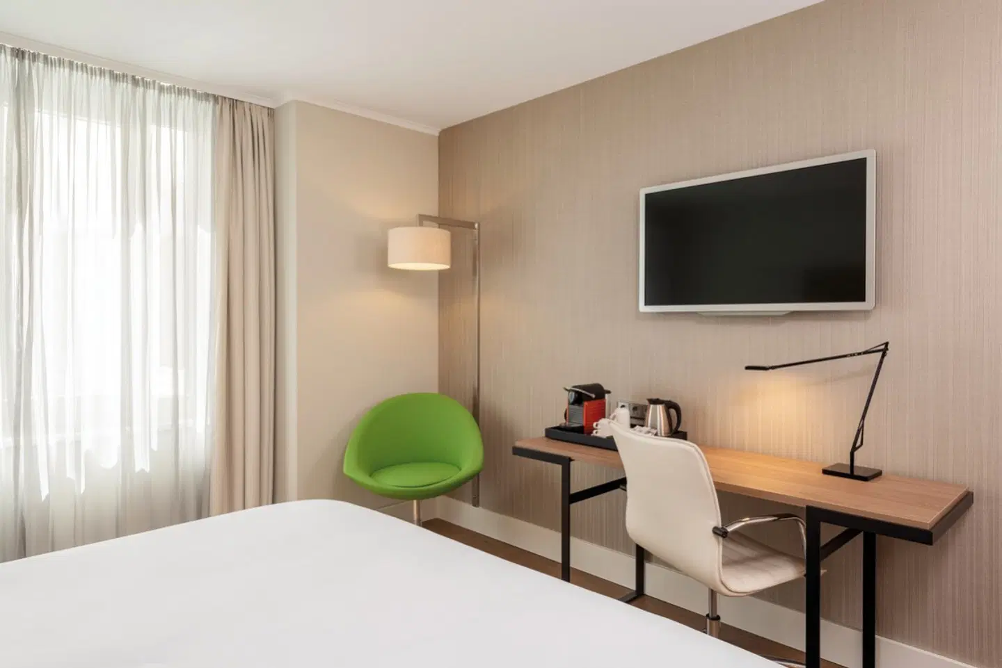 NH Collection Berlin Mitte am Checkpoint Charlie ROOM_EXAMPLE