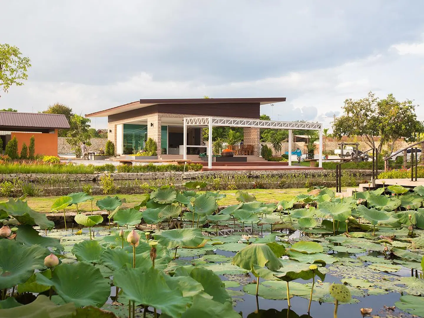 Bua Tara Resort Garten