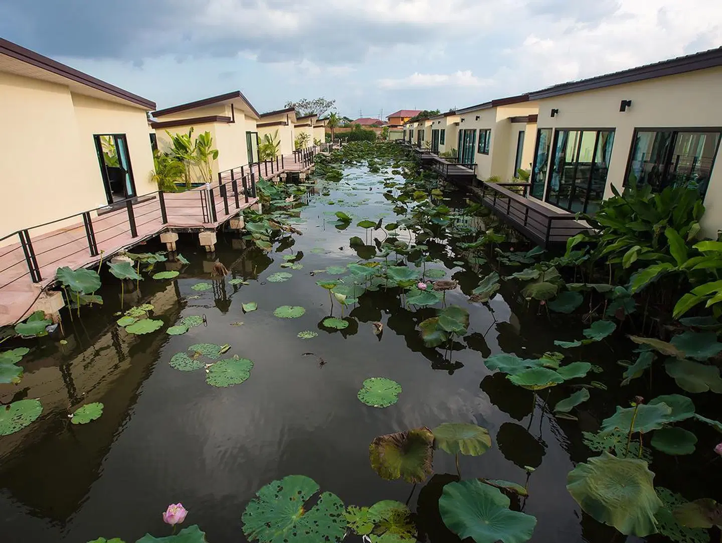 Bua Tara Resort EXTERIOR