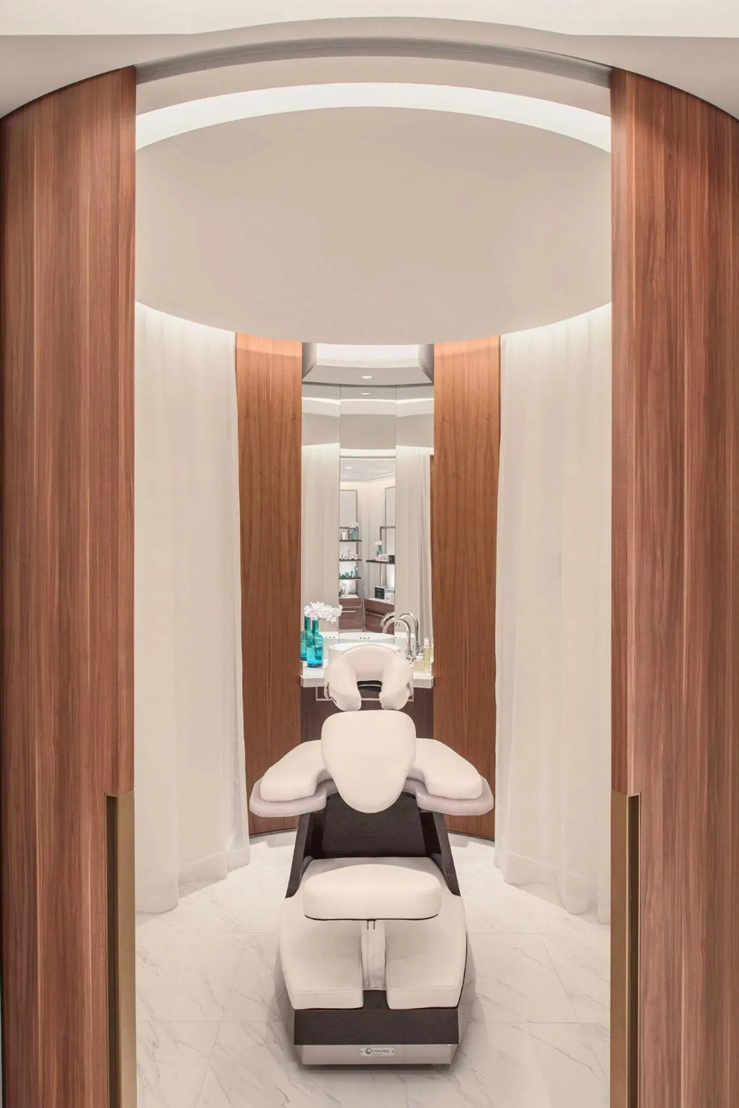 the DOUGLAS, Autograph Collection ROOM_EXAMPLE