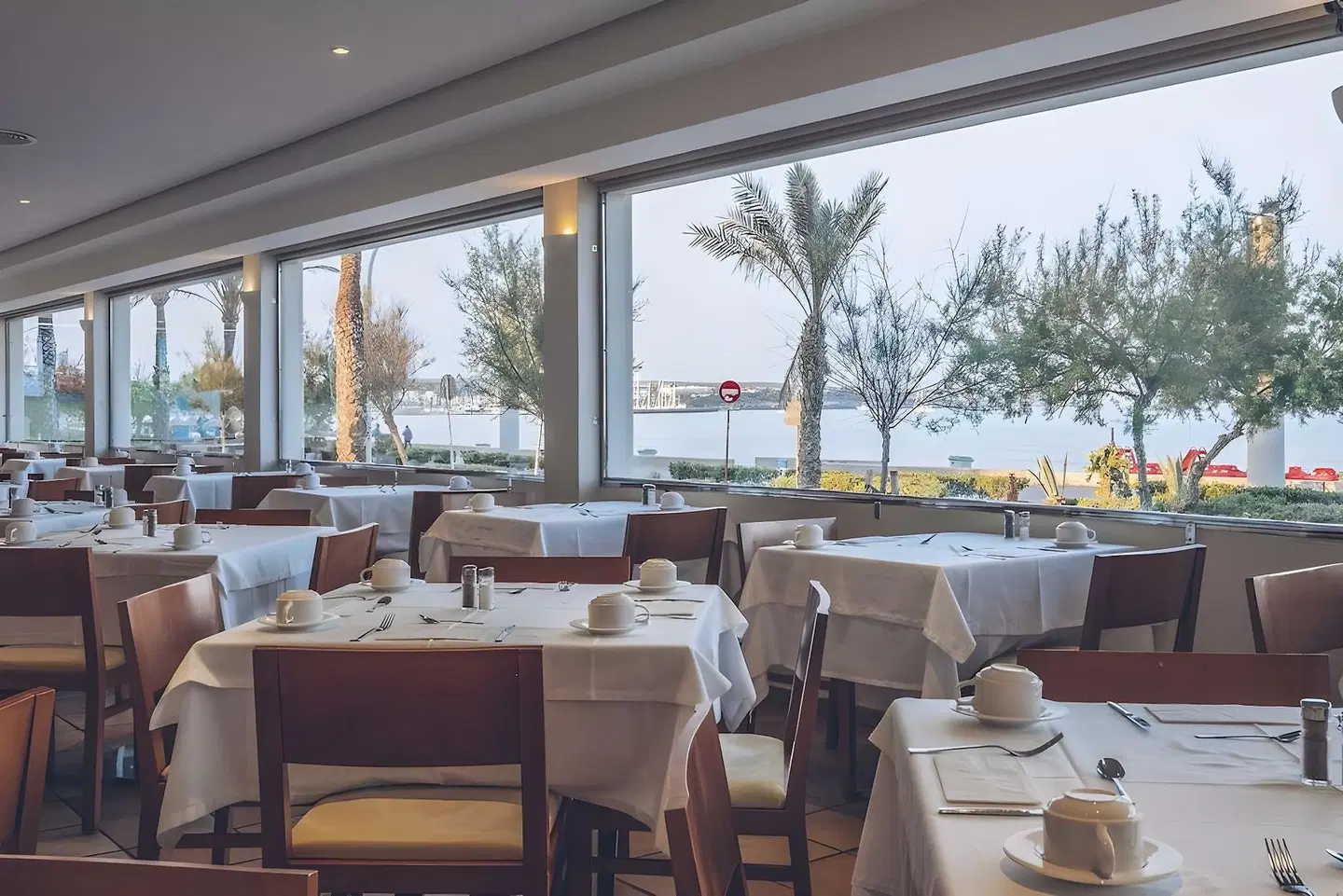 AYA Seahotel RESTAURANT