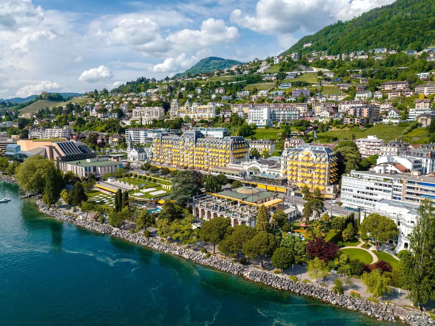 Fairmont Le Montreux Palace EXTERIOR