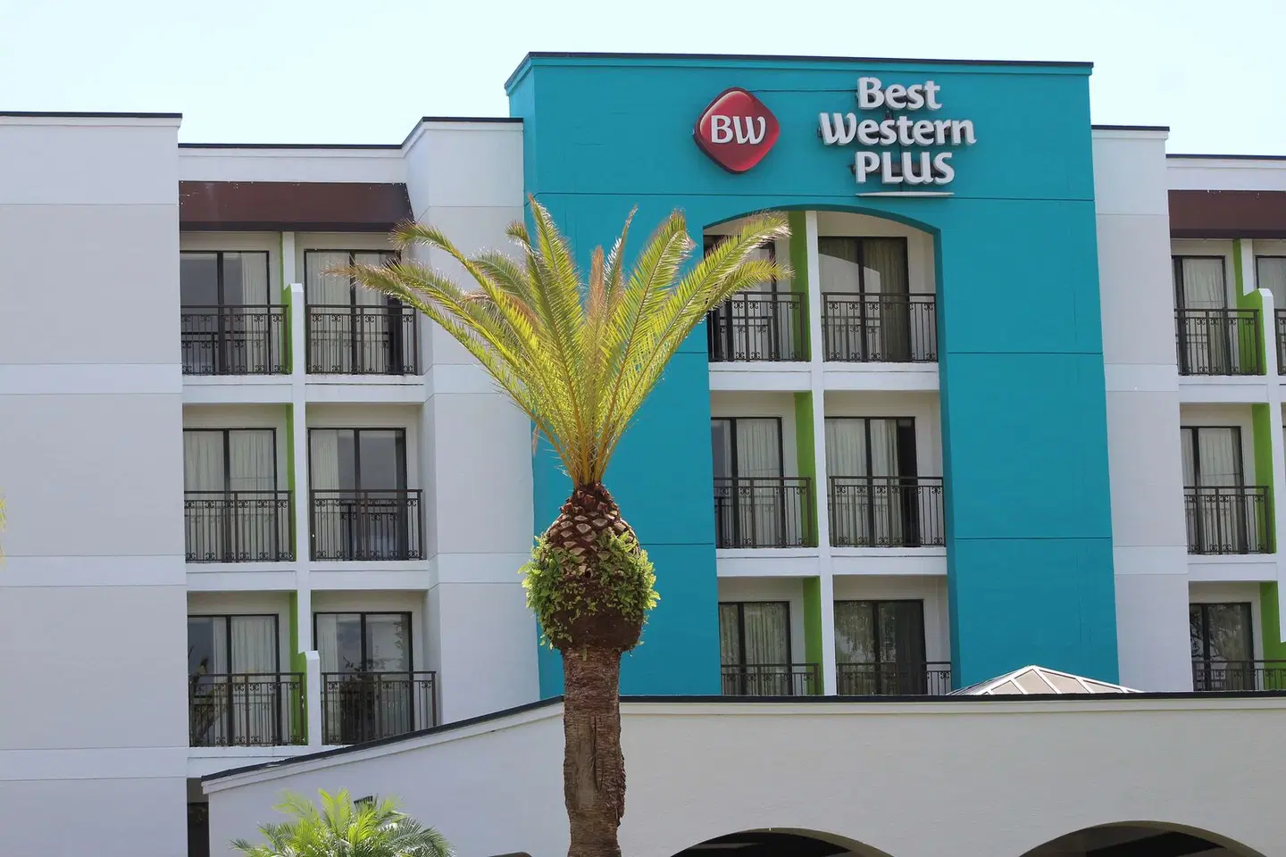 Best Western Plus Deerfield Beach Hotel & Suites EXTERIOR