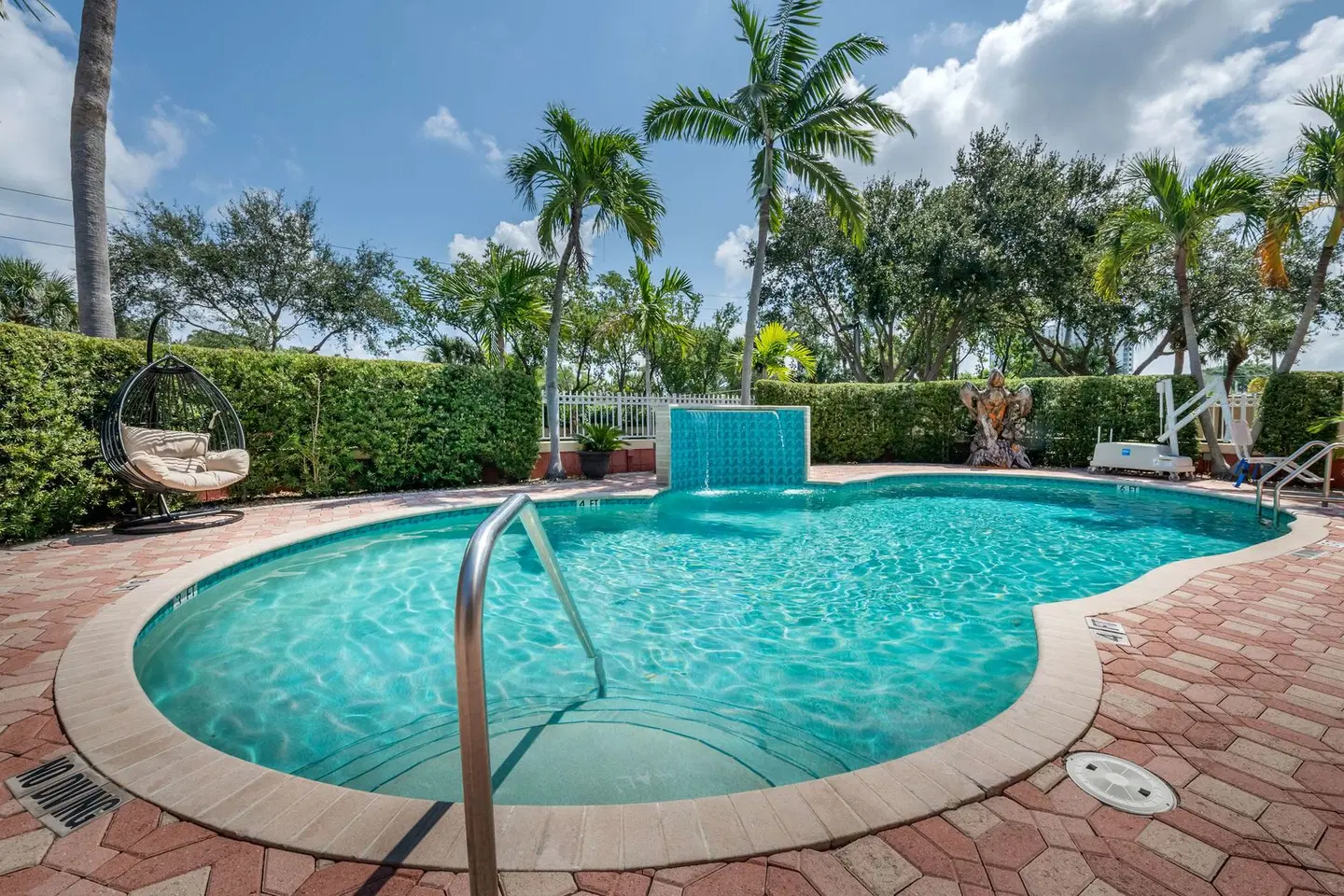 Best Western Plus Palm Beach Gardens Hotel & Suites and Conference Ct OUTDOOR_POOL
