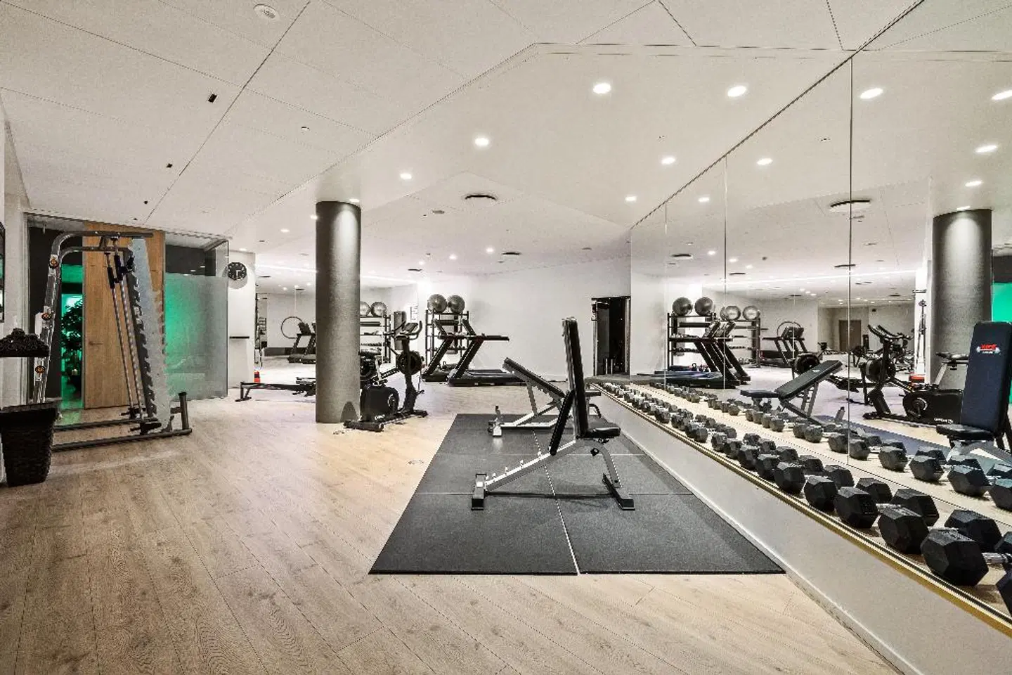 Island SPORTS_AND_LEISURE