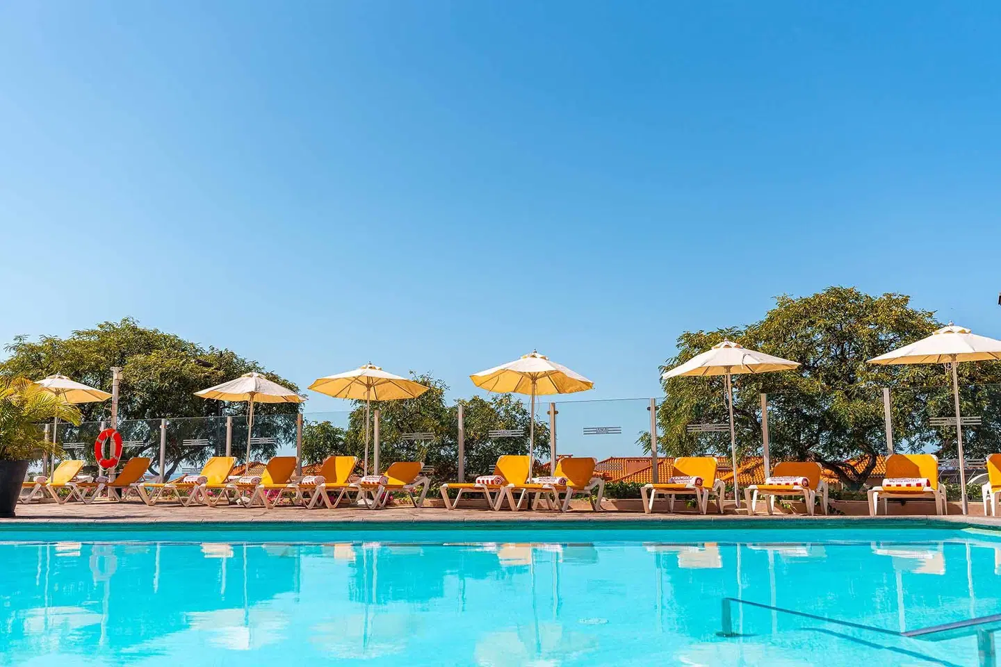 Muthu Raga Madeira Hotel OUTDOOR_POOL