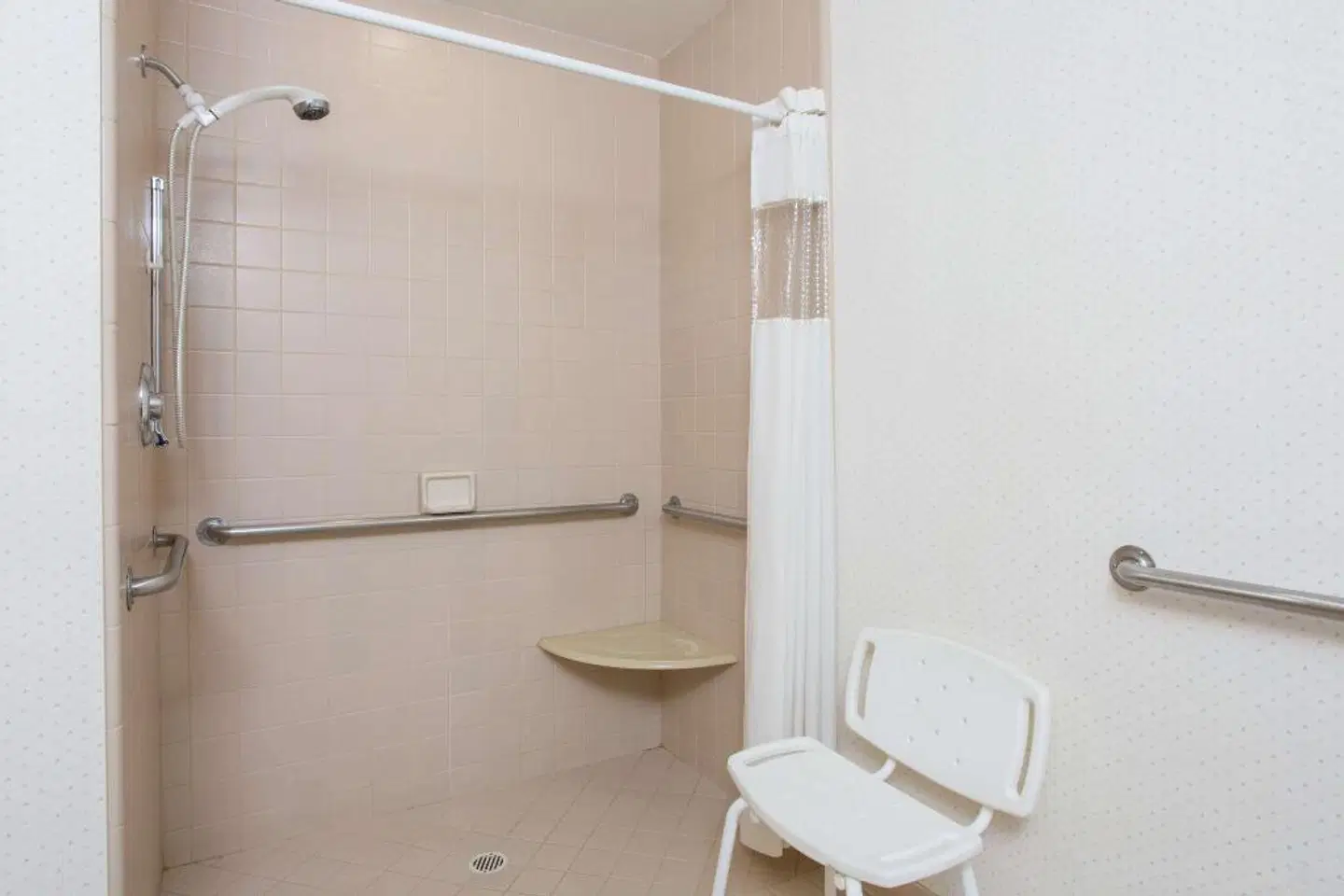 Ramada Inn St. George BATHROOM