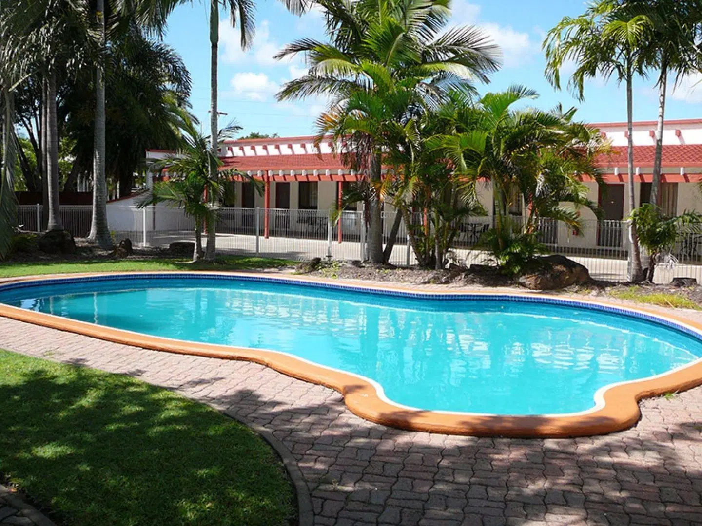 Bundaberg Spanish Motor Inn OUTDOOR_POOL