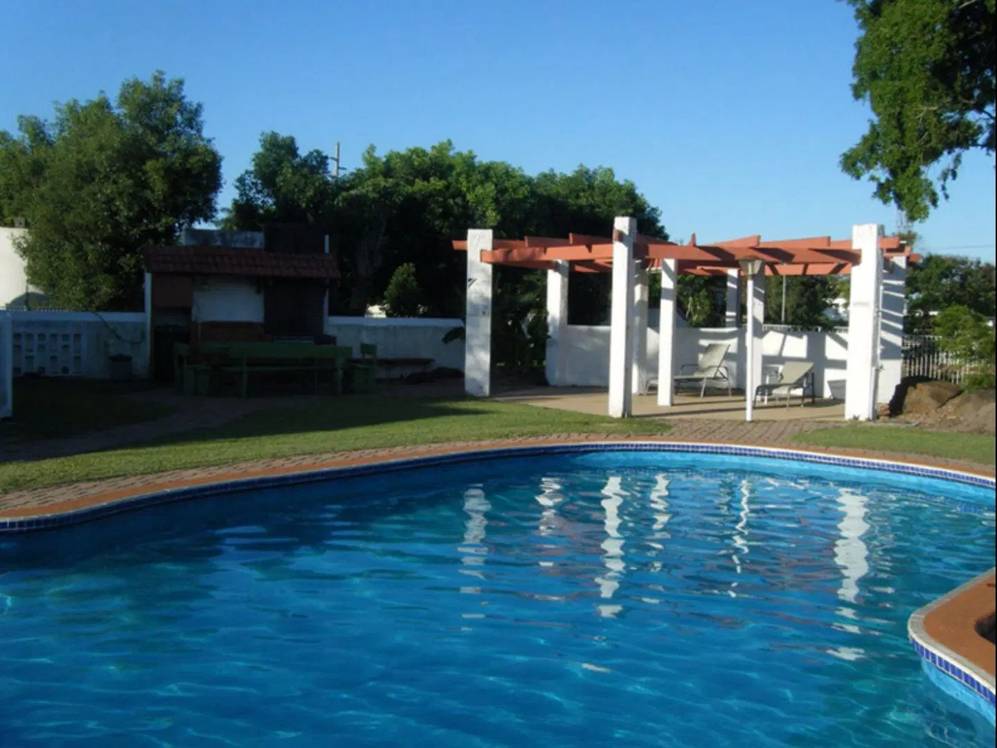 Bundaberg Spanish Motor Inn OUTDOOR_POOL