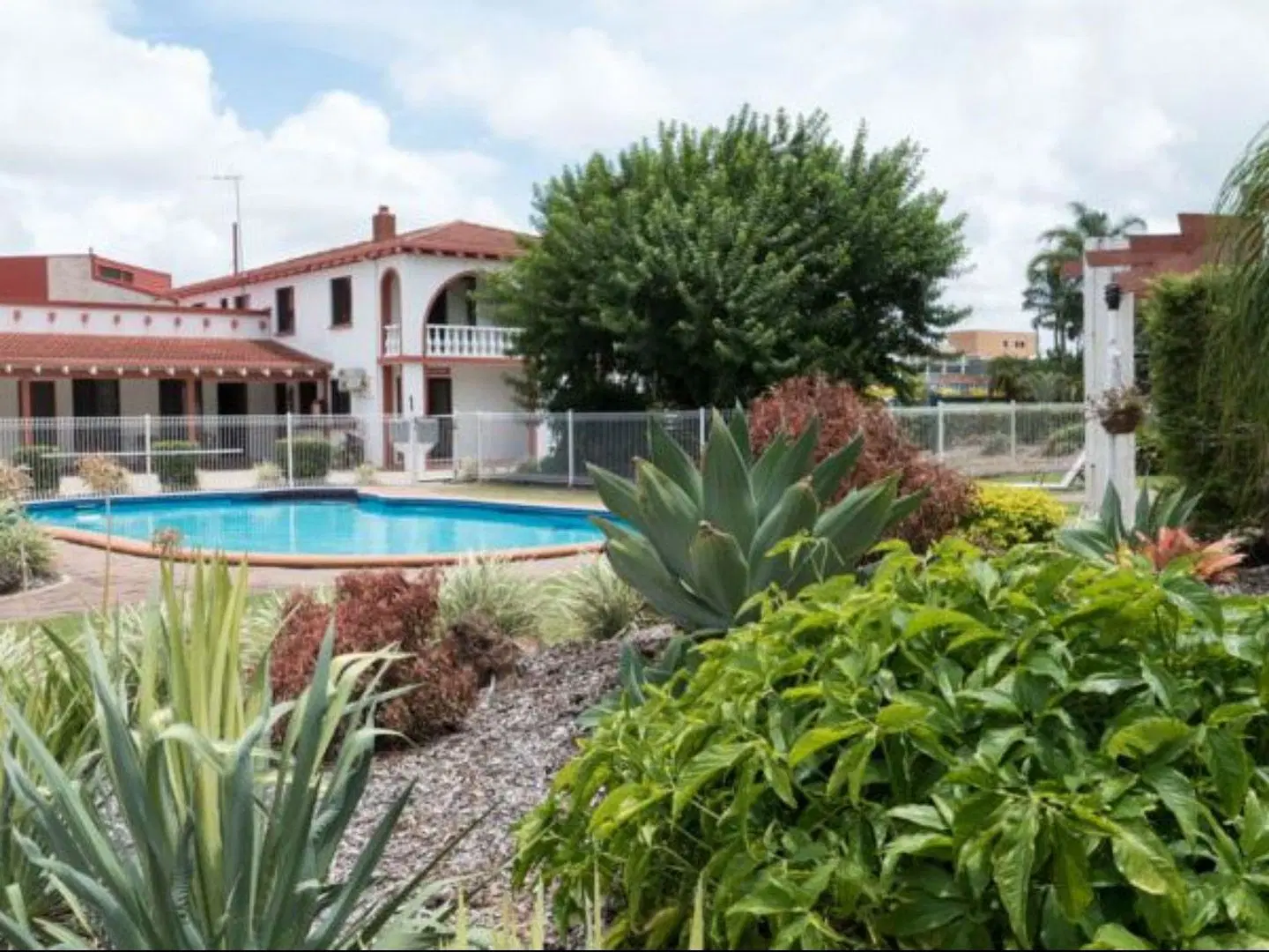 Bundaberg Spanish Motor Inn GARDEN