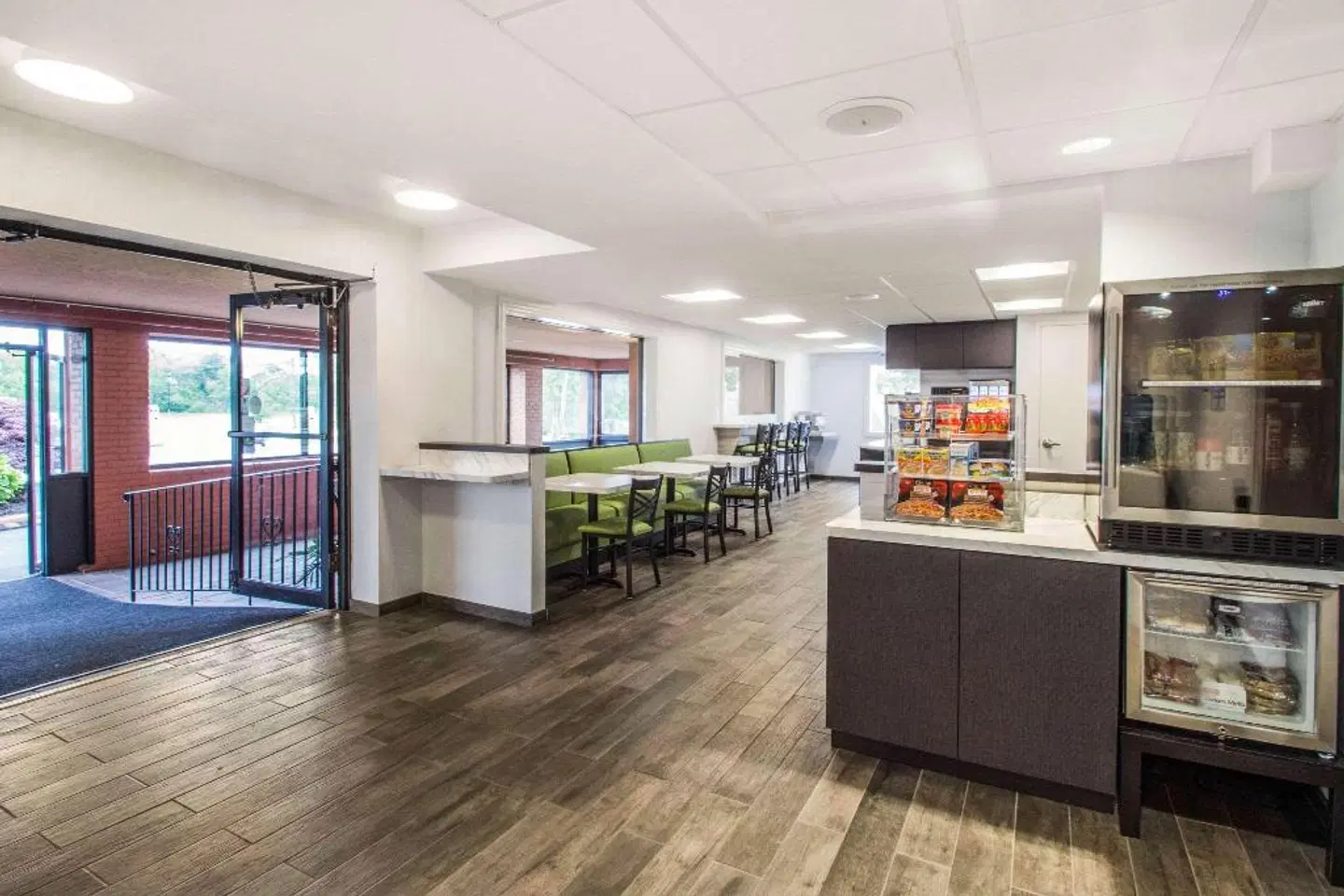 Econo Lodge Hicksville LOUNGE_LOBBY