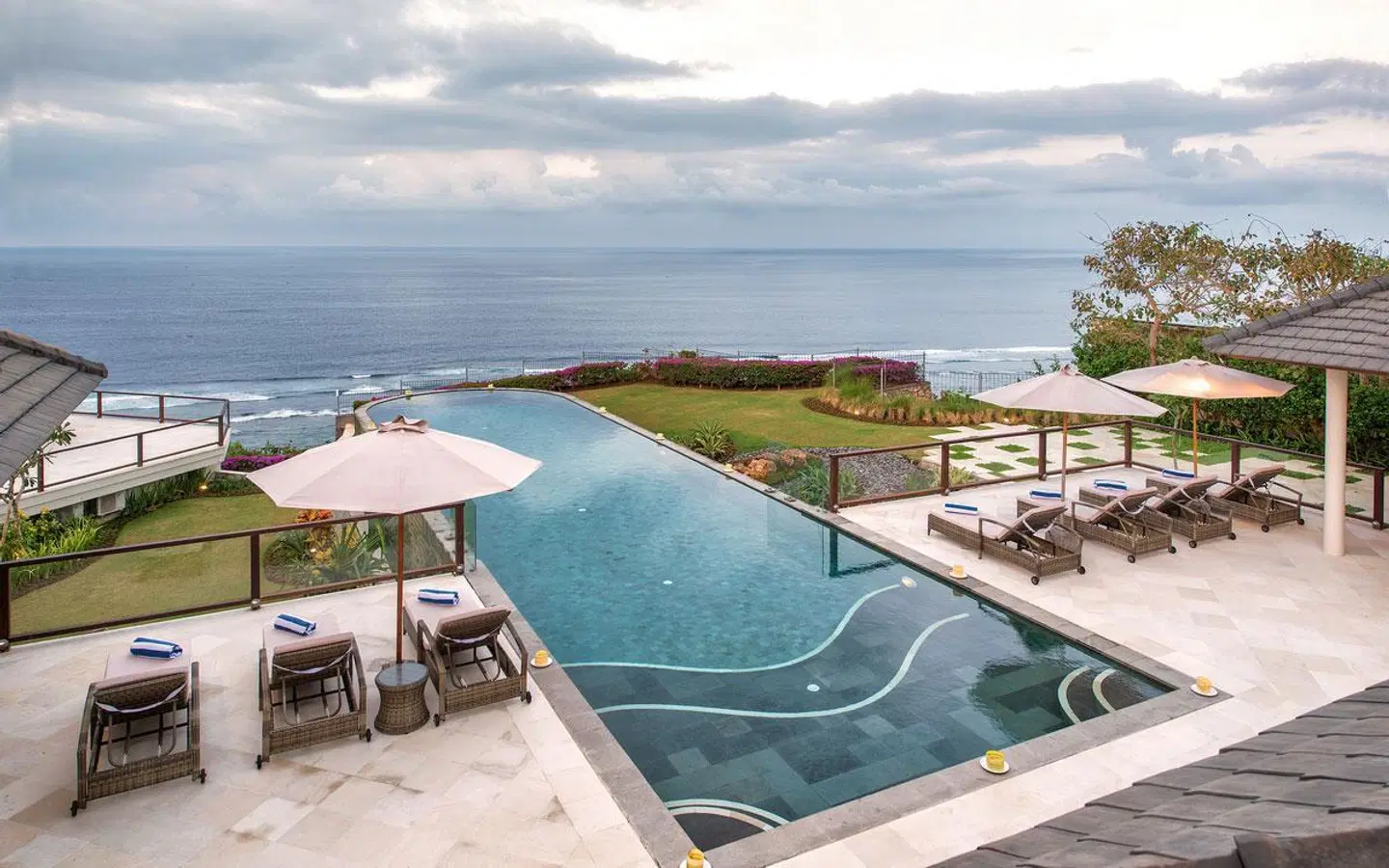 Karang Saujana Estate OUTDOOR_POOL