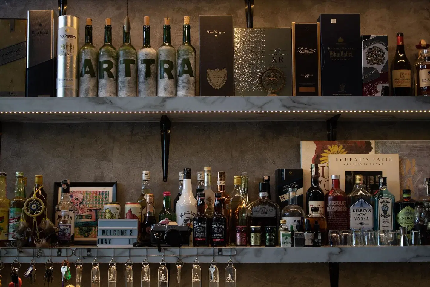 Arttra Villa BAR