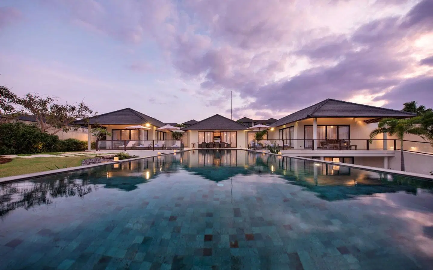 Karang Saujana Estate OUTDOOR_POOL