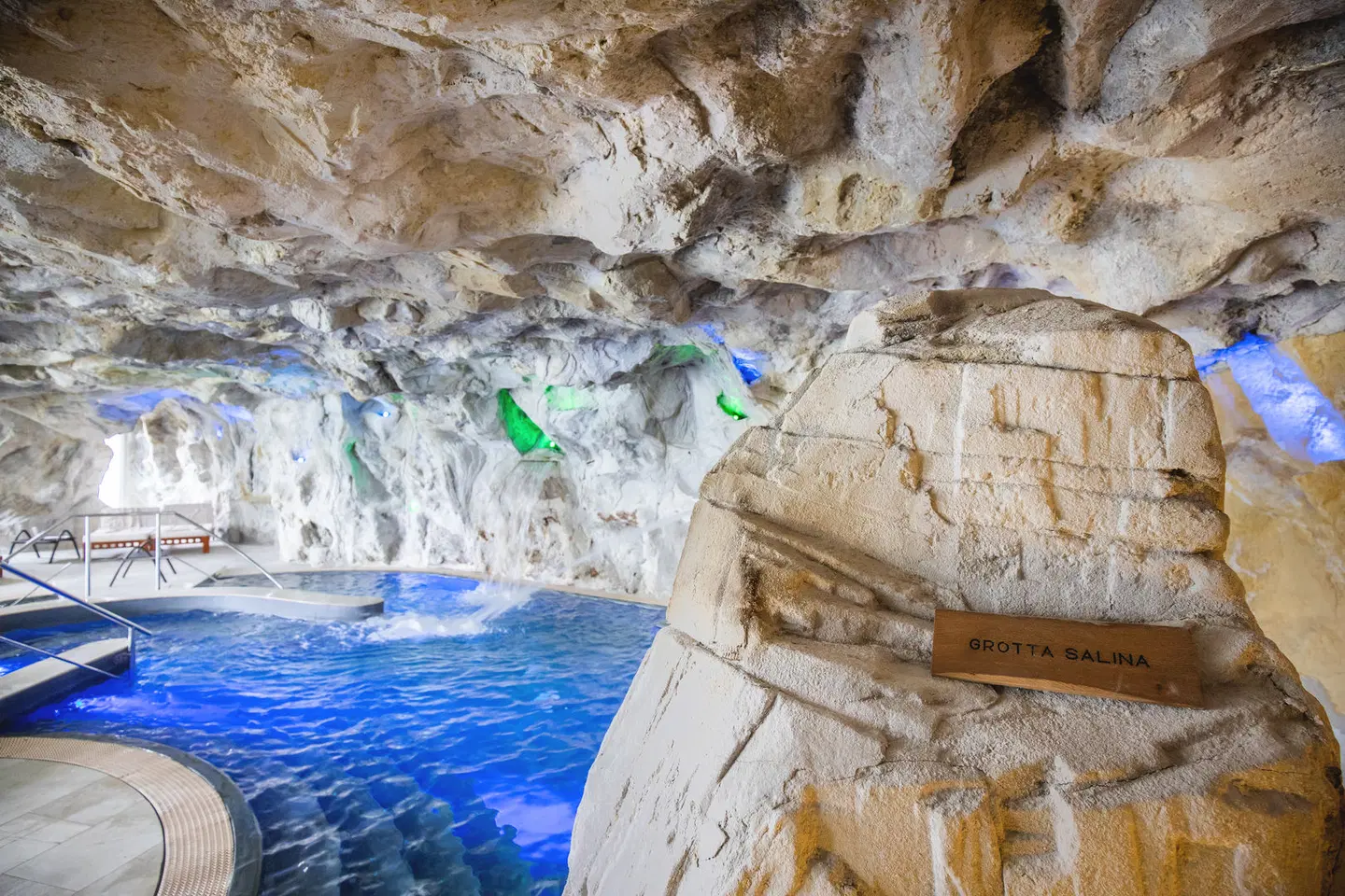 Kurhaus Cademario OUTDOOR_POOL