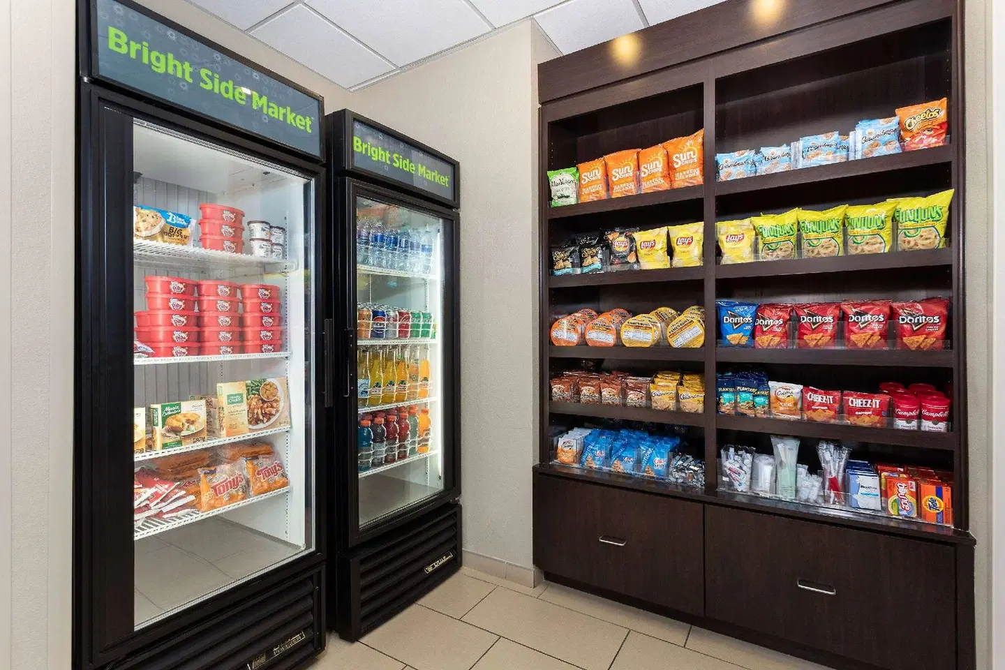 La Quinta Inn & Suites by Wyndham Bonita Springs Naples N. BAR