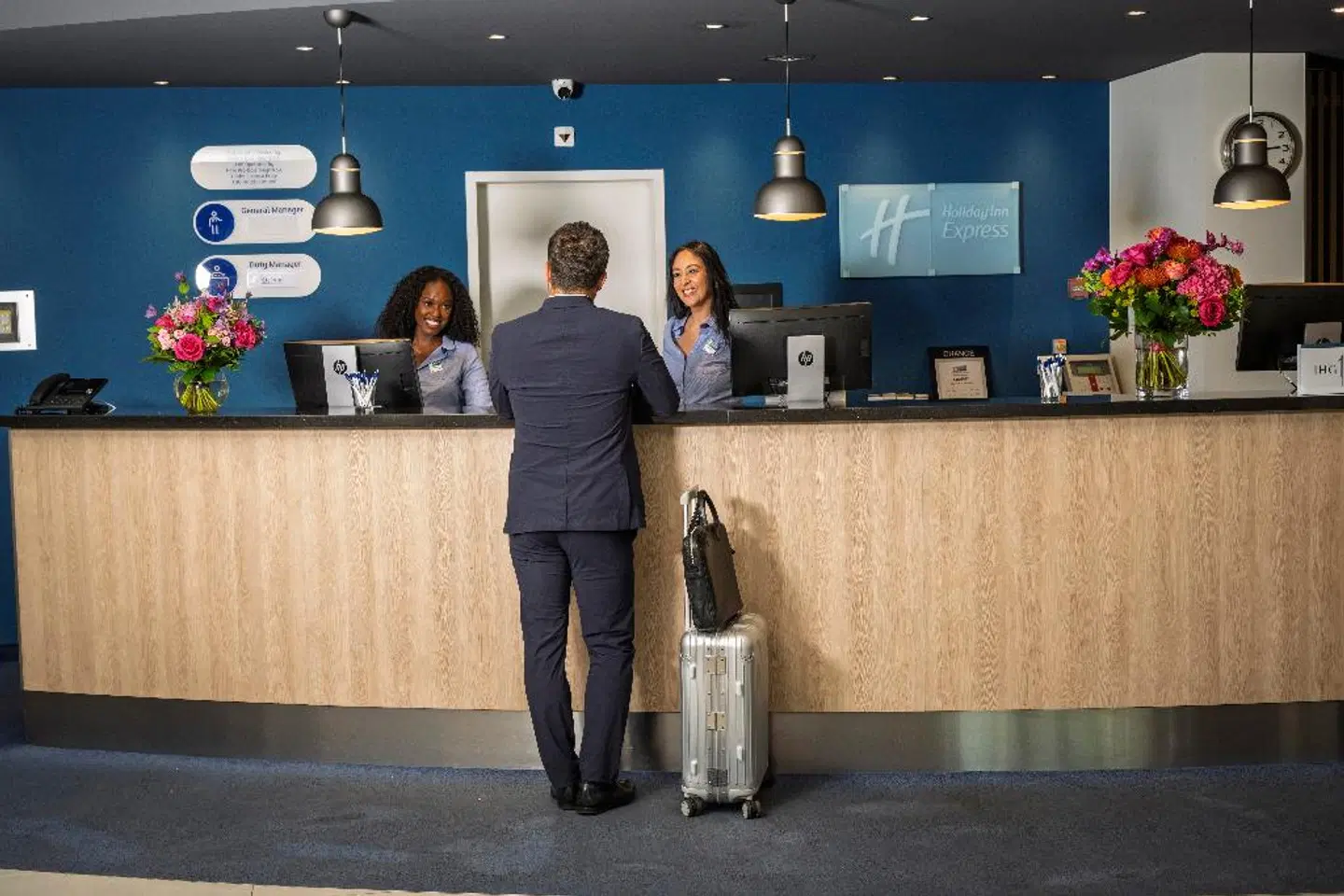 Holiday Inn Express Geneva Airport BAR