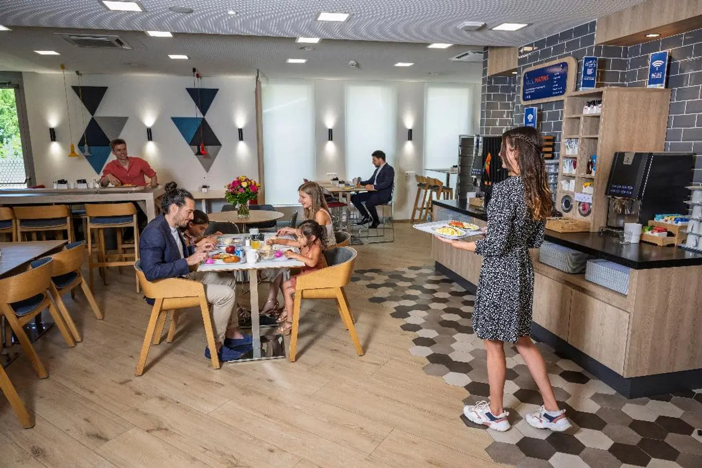 Holiday Inn Express Geneva Airport BAR