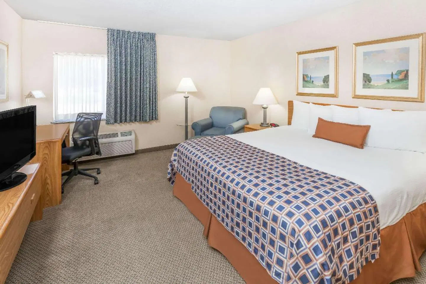 Baymont by Wyndham Champaign ROOM_EXAMPLE