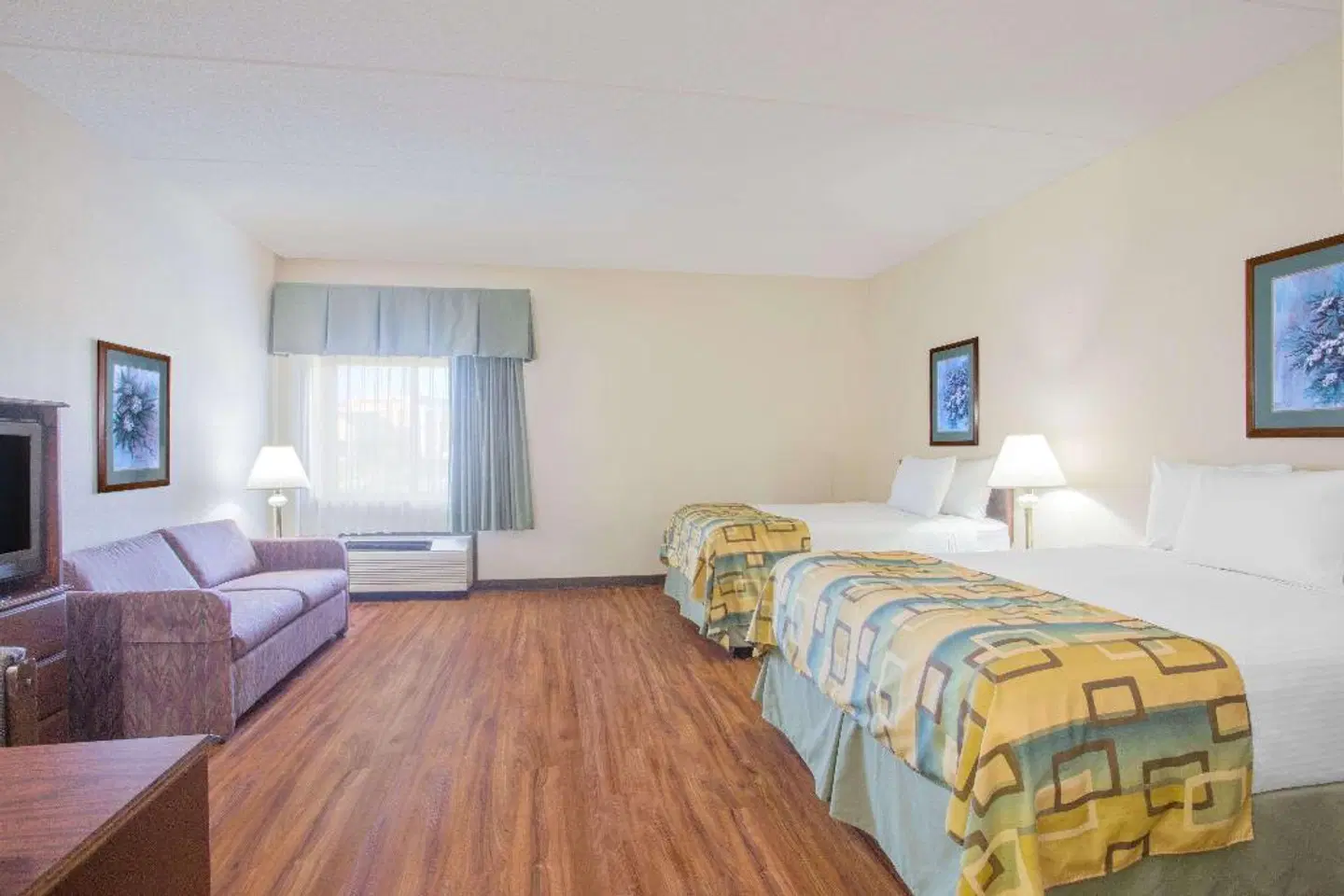 Baymont by Wyndham Champaign ROOM_EXAMPLE