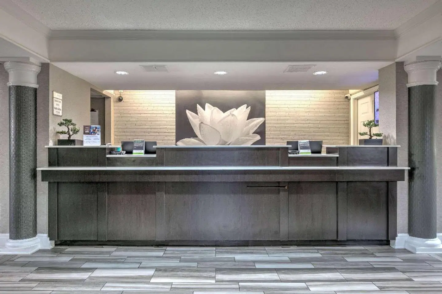 La Quinta Inn by Wyndham Dallas Uptown LOUNGE_LOBBY