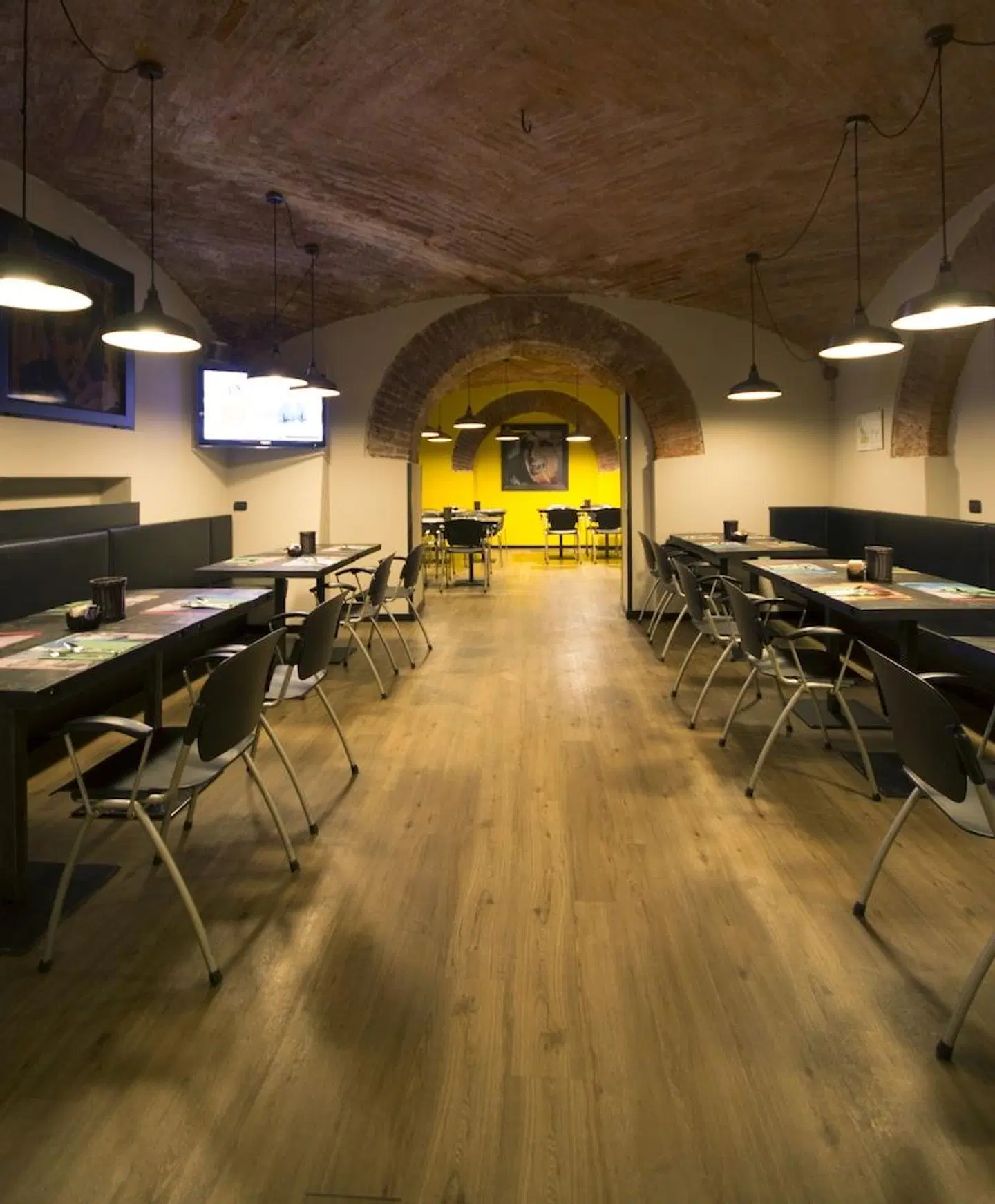 Cremona Hotels Continental CONFERENCE