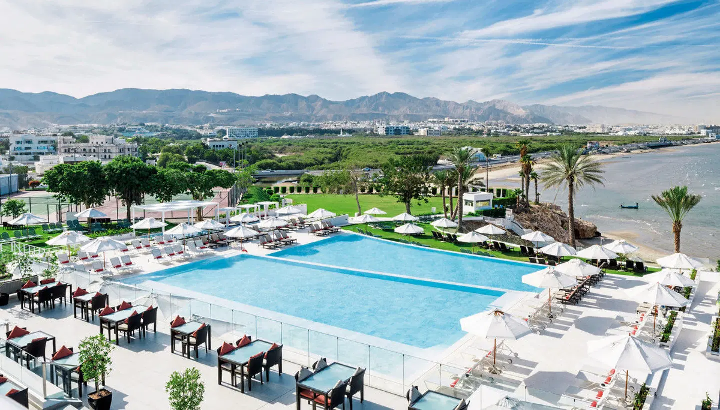Crowne Plaza Muscat OUTDOOR_POOL