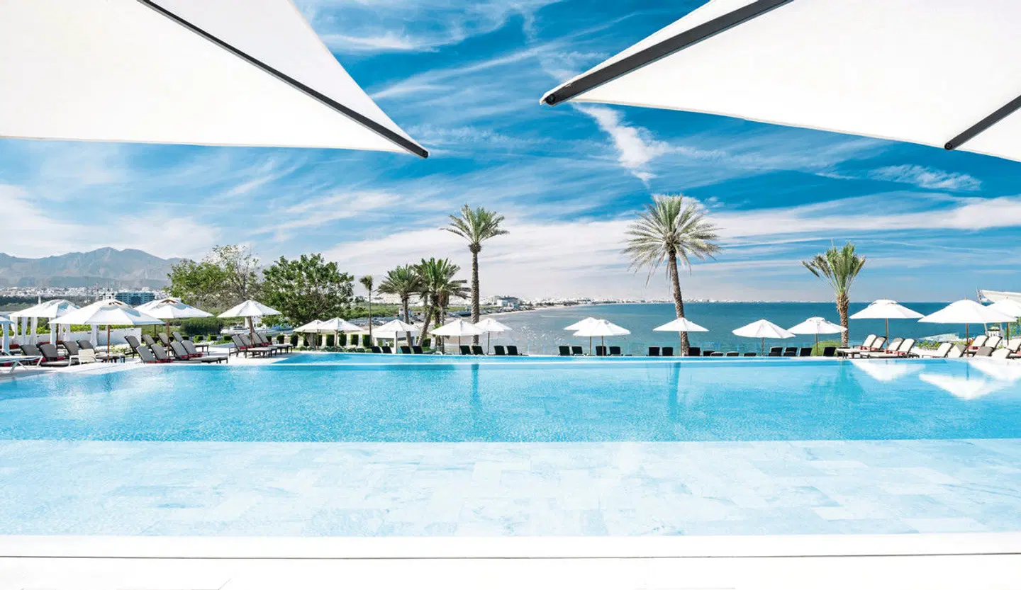Crowne Plaza Muscat OUTDOOR_POOL