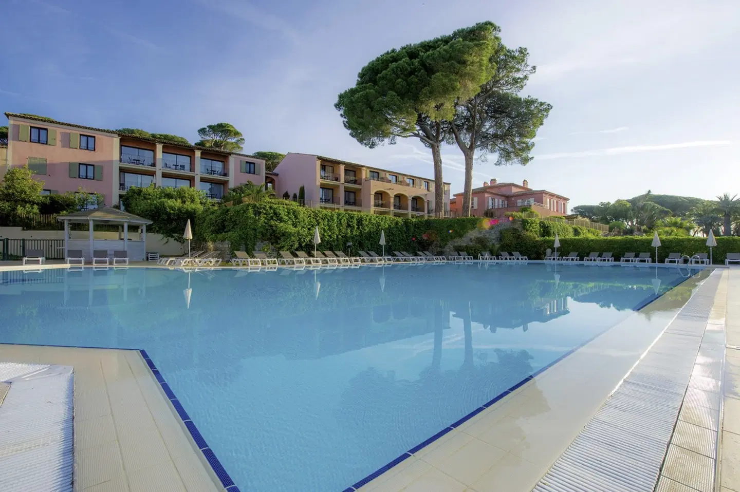 Les Jardins De Sainte-Maxime OUTDOOR_POOL